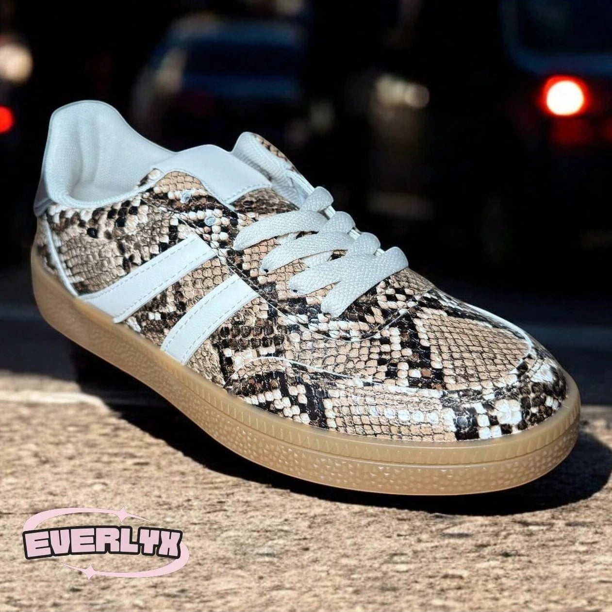 Sharky - Deportiva Ergonómica con Estampado de Serpiente