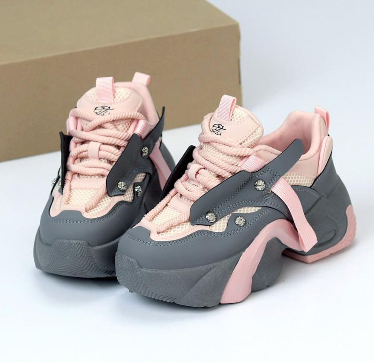 Zapatillas ErgoTrack - Asegura una pisada más cómoda y estable.