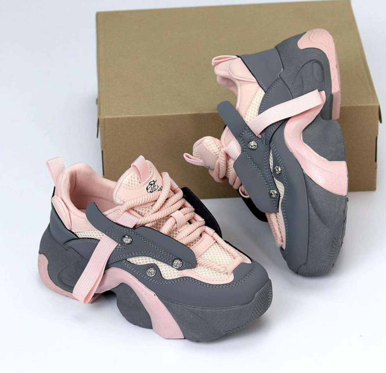 Zapatillas ErgoTrack - Asegura una pisada más cómoda y estable.