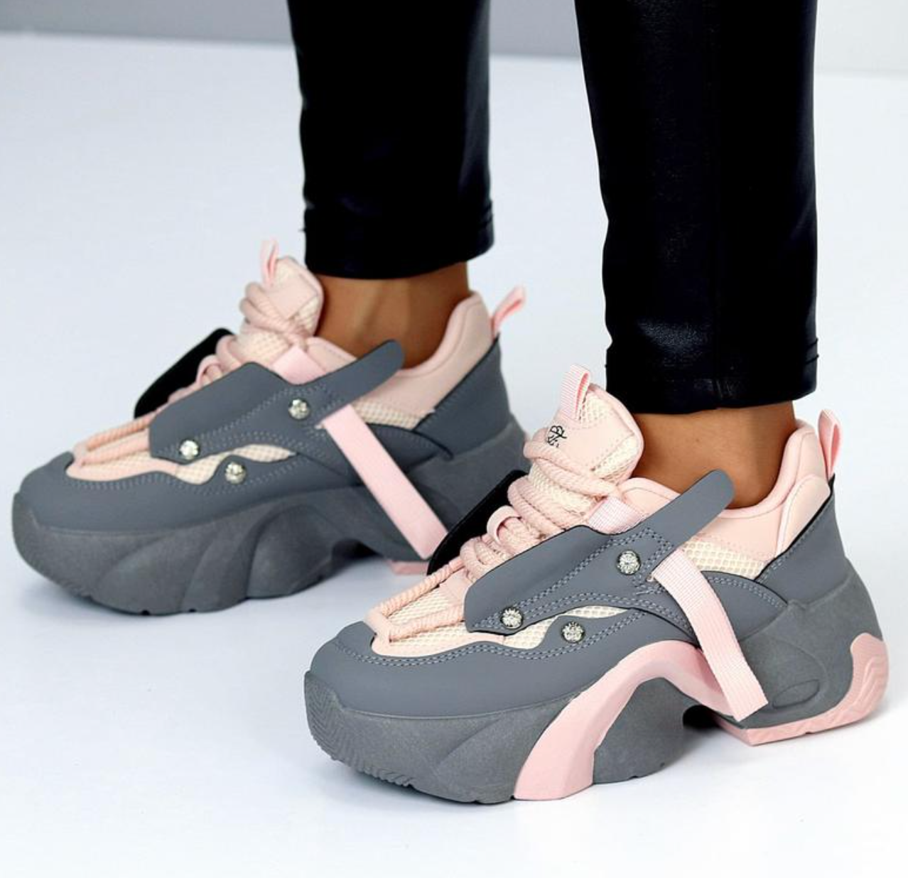 Zapatillas ErgoTrack - Asegura una pisada más cómoda y estable.