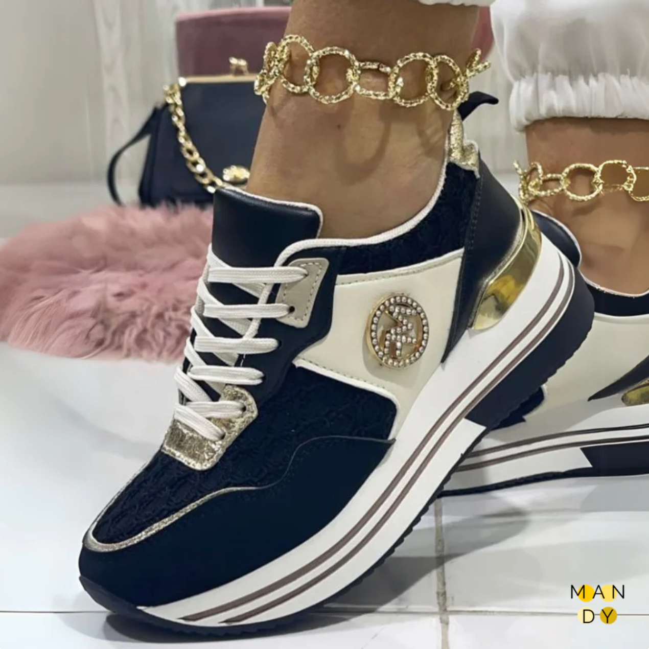 Mandy - Zapatillas Ergonómicas con Detalles de Pedreira
