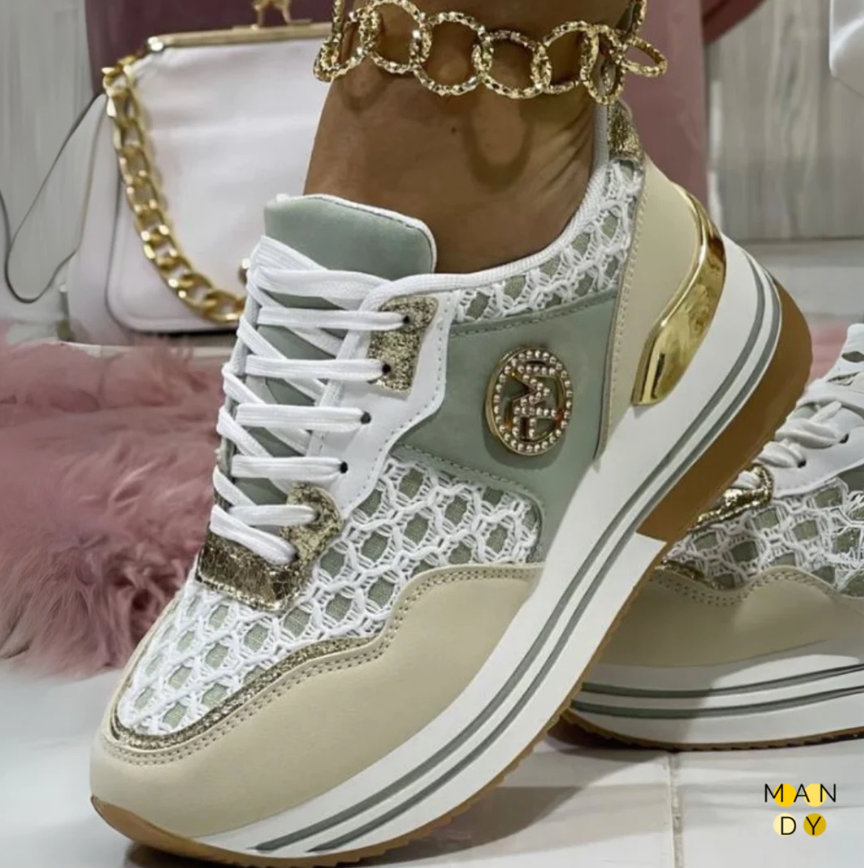 Mandy - Zapatillas Ergonómicas con Detalles de Pedreira