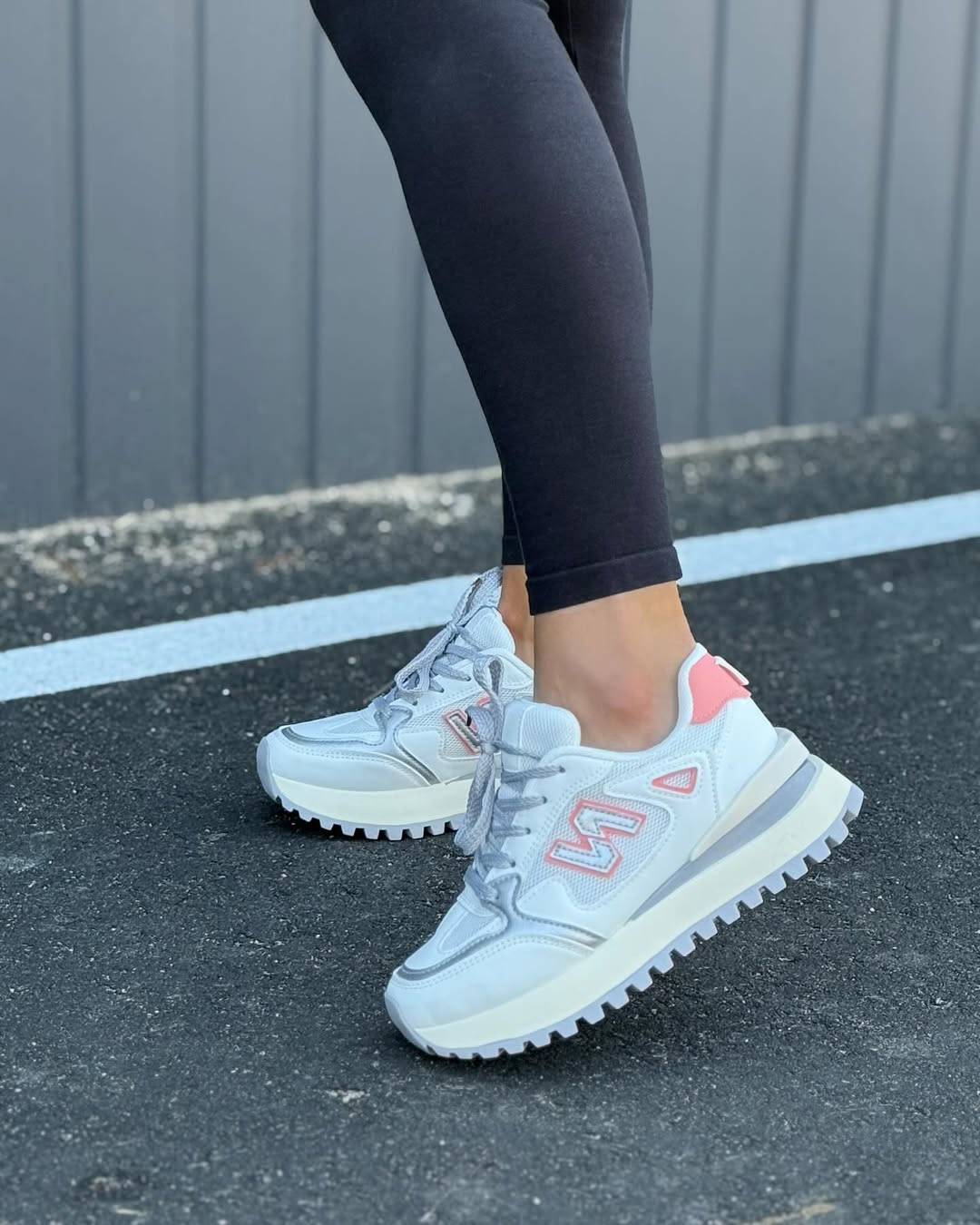 Carina - Deportiva Ergonómica Ultra Cómoda y Ligera